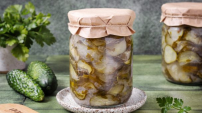 Салат с огурцами на зиму